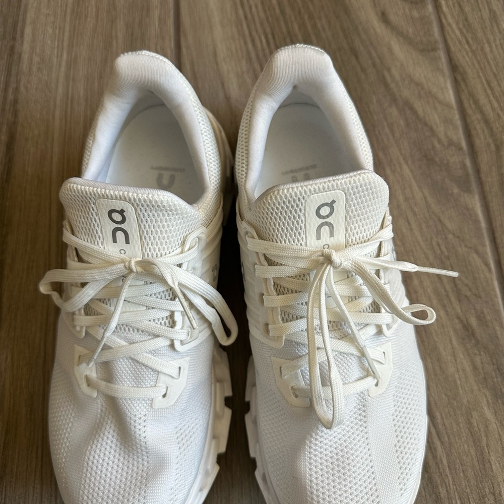 On Cloud White Sneakers - Picture 5 of 7